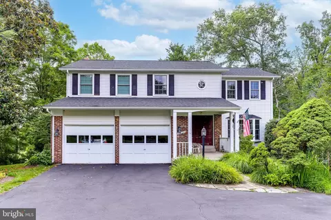 3630 Elderberry Pl, Fairfax, VA 22033