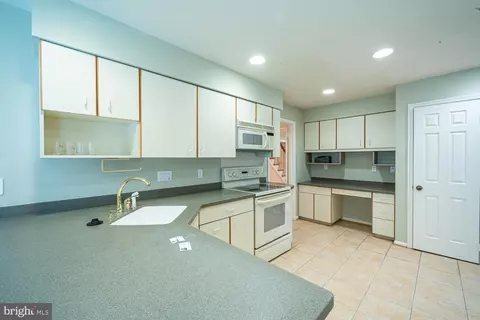 1197 Winter Hunt Rd, Mclean, VA 22102 photo 12