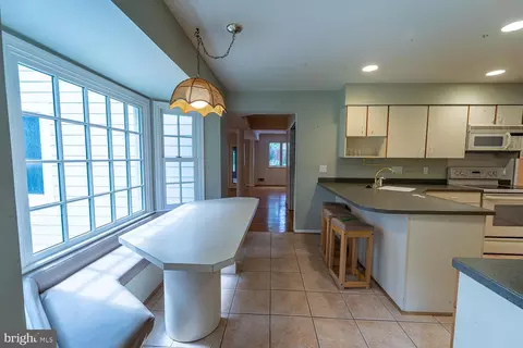 1197 Winter Hunt Rd, Mclean, VA 22102 photo 11