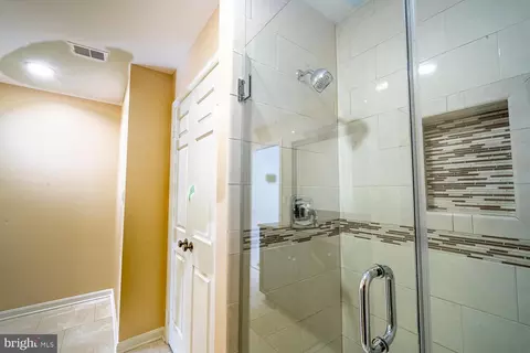 1197 Winter Hunt Rd, Mclean, VA 22102 photo 36