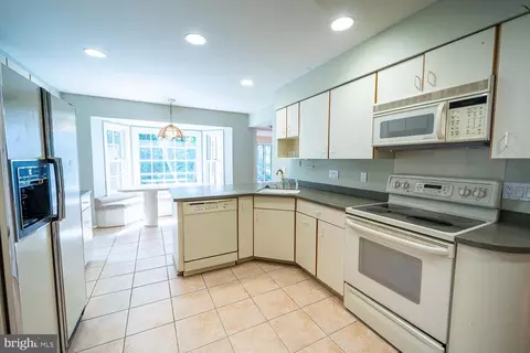1197 Winter Hunt Rd, Mclean, VA 22102 photo 8