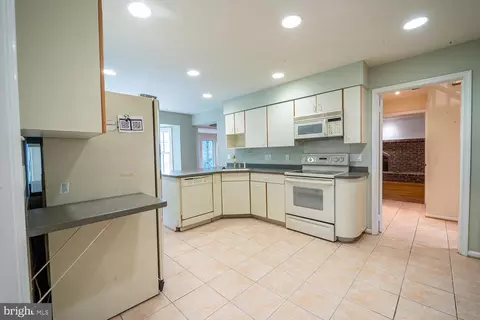 1197 Winter Hunt Rd, Mclean, VA 22102 photo 7