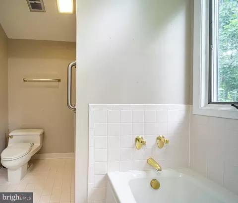 1197 Winter Hunt Rd, Mclean, VA 22102 photo 28