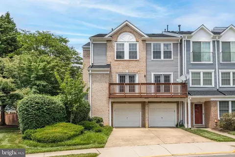 11710 Scooter Ln #7, Fairfax, VA 22030