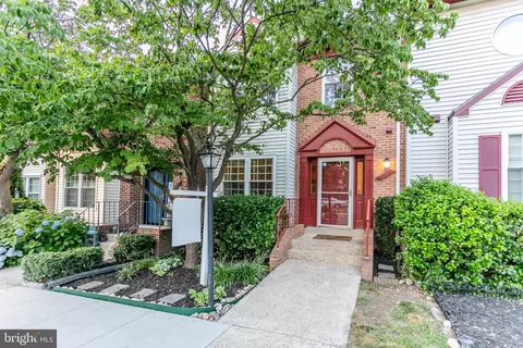 5919 High Meadow Rd, Alexandria, VA 22310