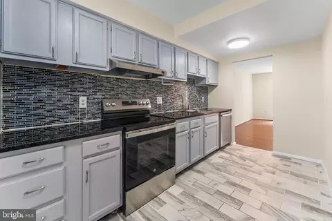 6427 Old Scotts Ct, Springfield, VA 22152