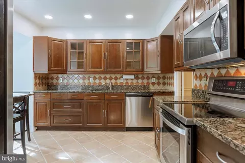 9019 Fox Grape Ln, Springfield, VA 22152 photo 6