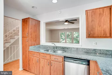 7918 Pebble Brook Ct, Springfield, VA 22153 photo 5
