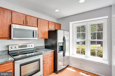 7918 Pebble Brook Ct, Springfield, VA 22153 photo 6