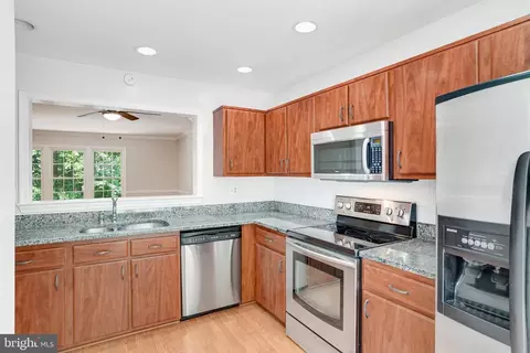 7918 Pebble Brook Ct, Springfield, VA 22153 photo 4