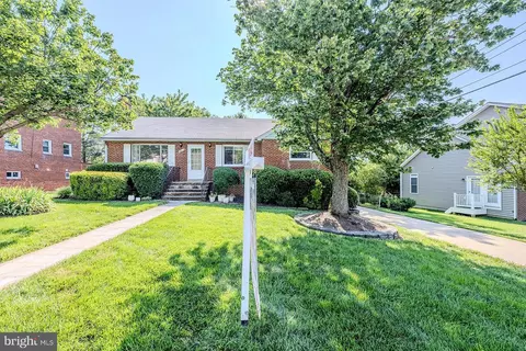 5915 Craig St, Springfield, VA 22150