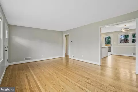 Living - 7126 Gormel Dr, Springfield, VA 22150 photo 3 of 4