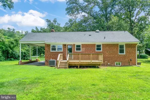 Exterior - 7126 Gormel Dr, Springfield, VA 22150 photo 3 of 5