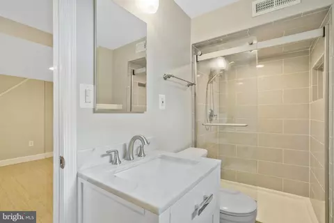 Bath - 7126 Gormel Dr, Springfield, VA 22150 photo 2 of 2