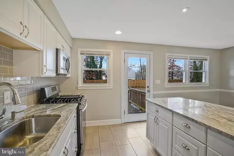 Kitchen - 7126 Gormel Dr, Springfield, VA 22150 photo 3 of 4