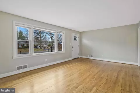 Living - 7126 Gormel Dr, Springfield, VA 22150 photo 4 of 4