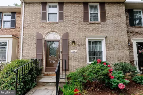 7053 Leewood Forest Dr, Springfield, VA 22151 photo 4