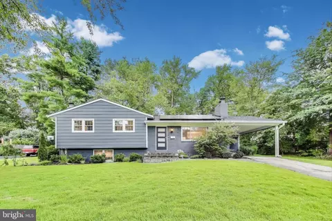 4422 Neptune Dr, Alexandria, VA 22309