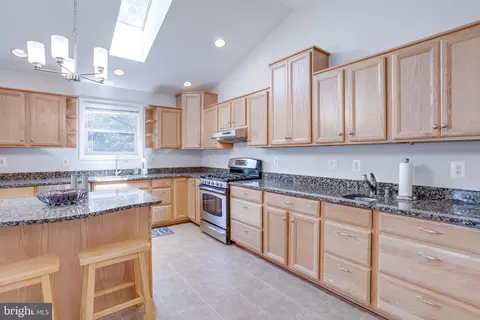 Kitchen - 5519 Hinton St, Springfield, VA 22151 photo 3 of 6