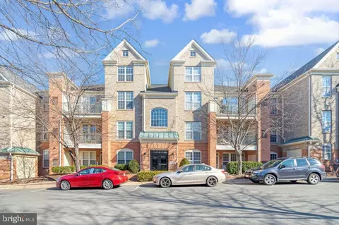 12180 Abington Hall Pl #301, Reston, VA 20190