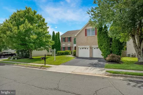 10857 Hunter Gate Way, Reston, VA 20194 photo 4