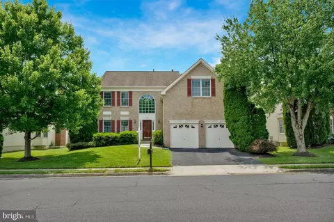 10857 Hunter Gate Way, Reston, VA 20194 photo 3