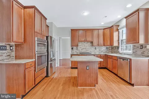 10857 Hunter Gate Way, Reston, VA 20194 photo 22
