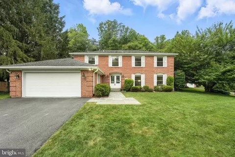 Exterior - 6603 Briar Hill Ct, Mclean, VA 22101 photo 6 of 6