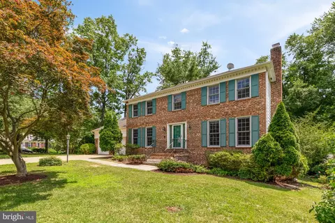 3899 Locust Ln, Alexandria, VA 22310