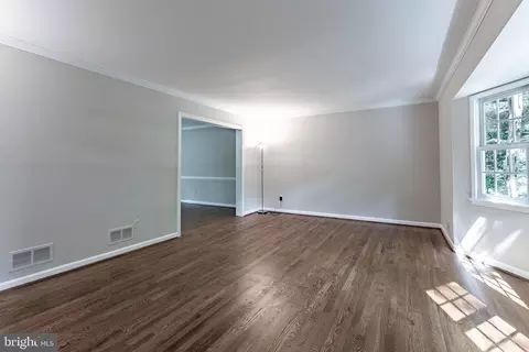 Living - 8318 Oakford Dr, Springfield, VA 22152 photo 15 of 20