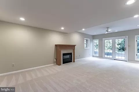 Living - 8318 Oakford Dr, Springfield, VA 22152 photo 19 of 20