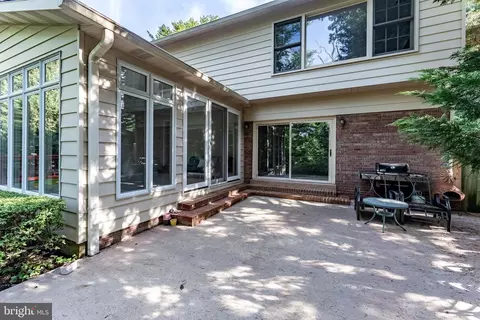 Exterior - 8318 Oakford Dr, Springfield, VA 22152 photo 6 of 16