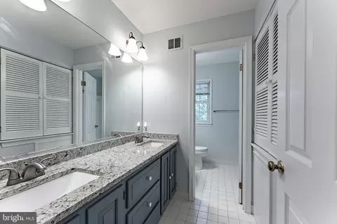 Bath - 8318 Oakford Dr, Springfield, VA 22152 photo 1 of 10