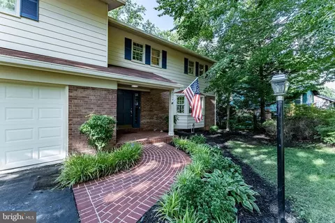 Other - 8318 Oakford Dr, Springfield, VA 22152 photo 2 of 37