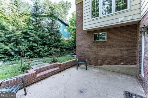 Exterior - 8318 Oakford Dr, Springfield, VA 22152 photo 10 of 16