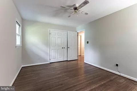 Bedroom - 8318 Oakford Dr, Springfield, VA 22152 photo 5 of 17