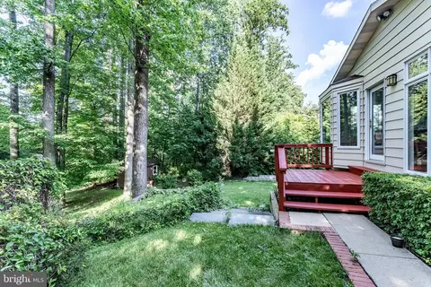 Exterior - 8318 Oakford Dr, Springfield, VA 22152 photo 7 of 16