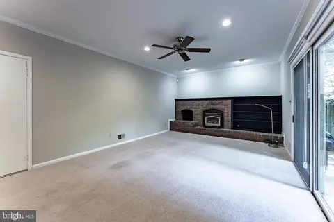 Living - 8318 Oakford Dr, Springfield, VA 22152 photo 11 of 20