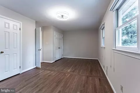 Bedroom - 8318 Oakford Dr, Springfield, VA 22152 photo 8 of 17