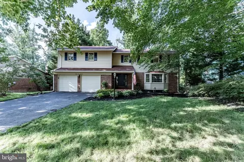 Exterior - 8318 Oakford Dr, Springfield, VA 22152 photo 14 of 16