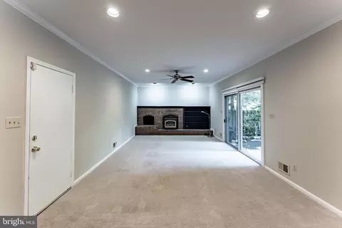 Living - 8318 Oakford Dr, Springfield, VA 22152 photo 4 of 20