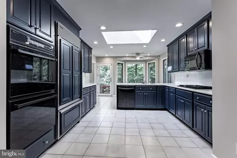 Kitchen - 8318 Oakford Dr, Springfield, VA 22152 photo 2 of 9
