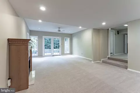 Living - 8318 Oakford Dr, Springfield, VA 22152 photo 18 of 20