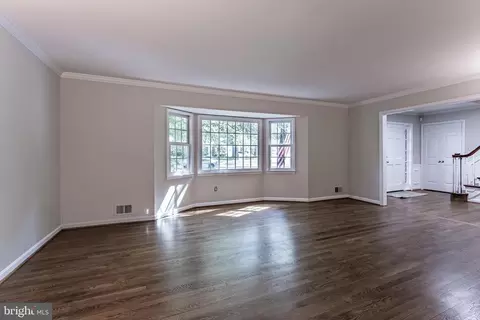 Living - 8318 Oakford Dr, Springfield, VA 22152 photo 8 of 20