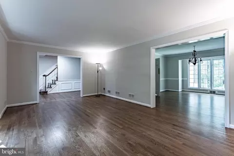 Living - 8318 Oakford Dr, Springfield, VA 22152 photo 13 of 20
