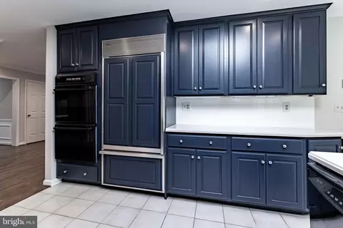Kitchen - 8318 Oakford Dr, Springfield, VA 22152 photo 6 of 9