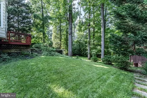 Exterior - 8318 Oakford Dr, Springfield, VA 22152 photo 9 of 16