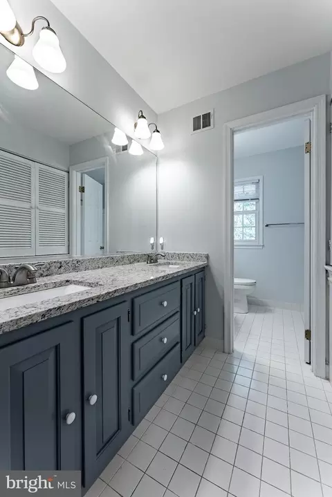 Bath - 8318 Oakford Dr, Springfield, VA 22152 photo 8 of 10