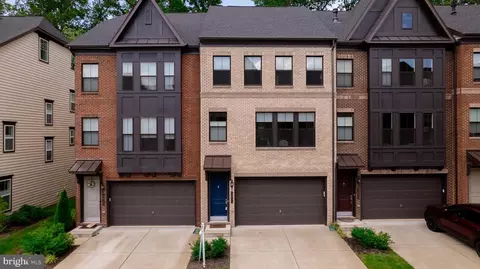 3811 Rainier Dr, Fairfax, VA 22033