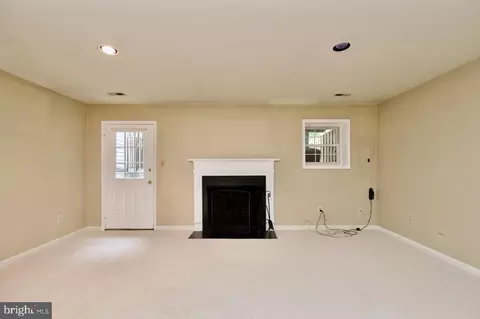 Living - 8837 Eagle Rock Ln, Springfield, VA 22153 photo 6 of 6